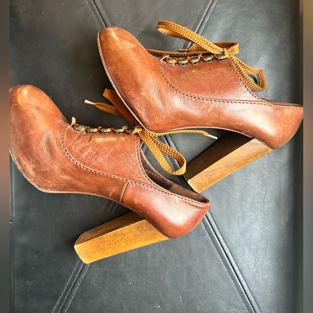 Chloe Brown Cognac Platform Leather Oxford Heels